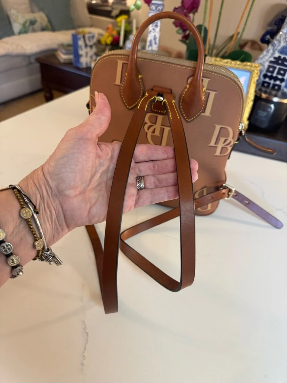 Dooney & Bourke adorable dooney